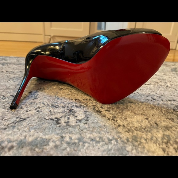 Christian Louboutin pumps. Color: black, Size: 37, US: 7. Excellent condition. - Picture 2 of 6